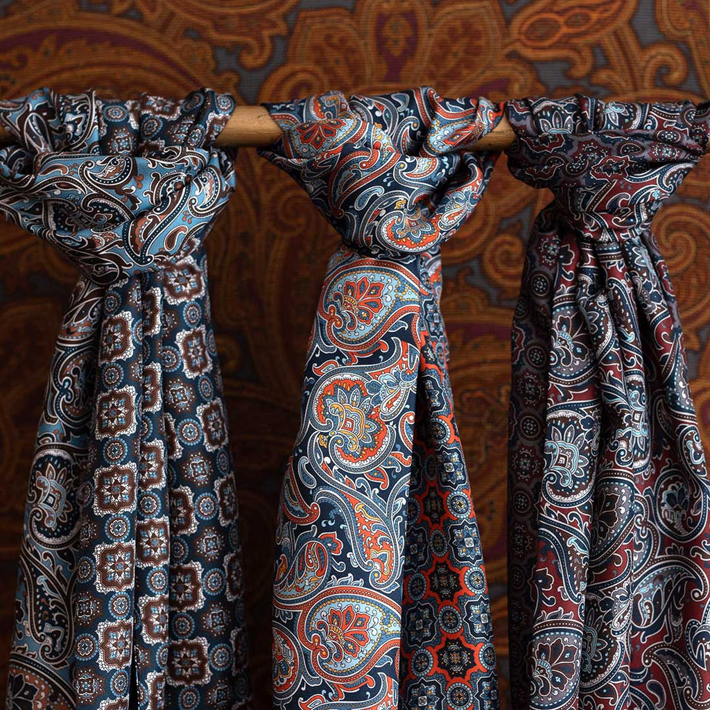 Paisley and Medallions Silk Scarf Serà Fine Silk